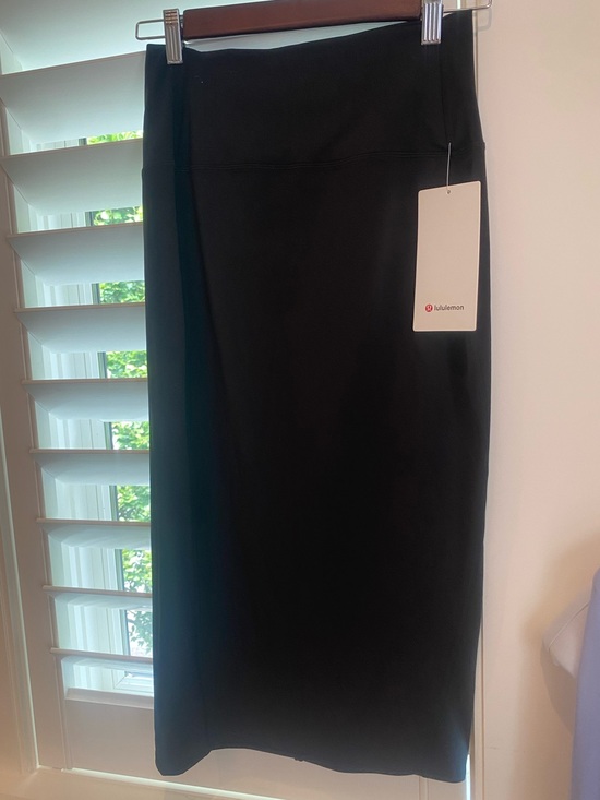 lululemon athletica Dresses & Skirts - lululemon athletica Black Nulu Pencil Midi Skirt Size 8
